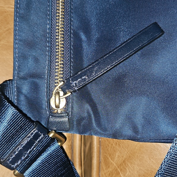 TUMI Navy Blue Nylon Crossbody Bag Gold Toned Hardware - Picture 4 of 12
